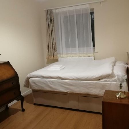 福里斯 Robinhill Garden酒店 外观 照片